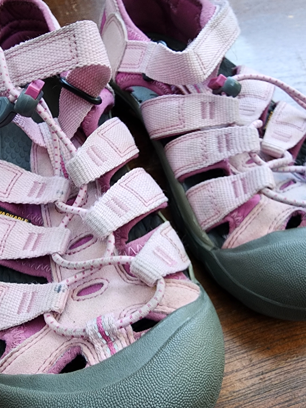 KEEN Kid's Newport H2 Waterproof Sandals Pink Orchid Purple Closed Toe [5]